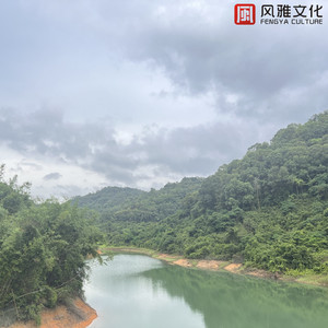 李辉操逼给他爸操了吗
